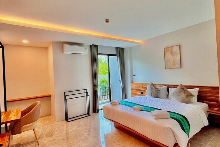 Room 6 of 27