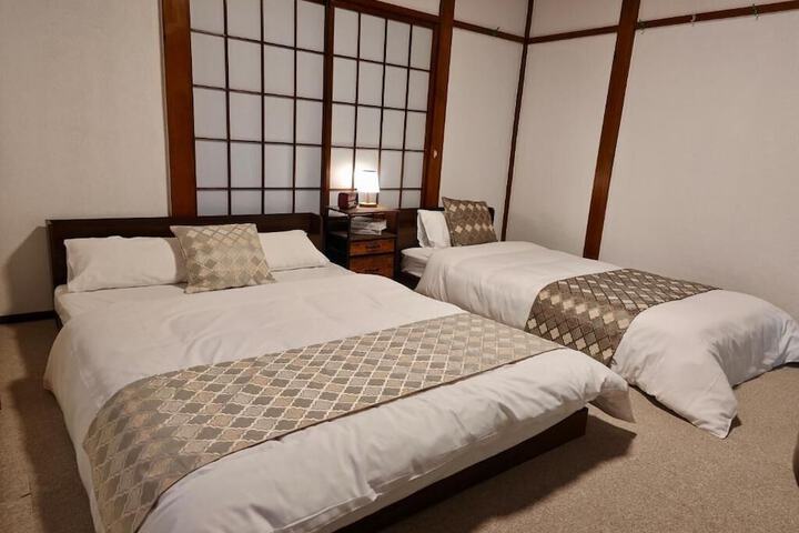 Room 9 of 40