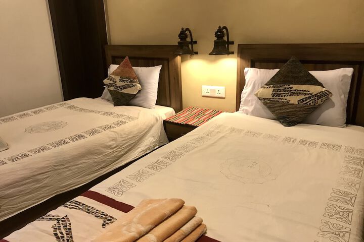Room 18 of 138