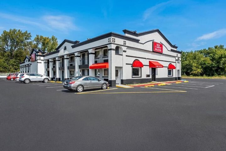 Red Carpet Inn and Suites in Bellmawr, NJ
