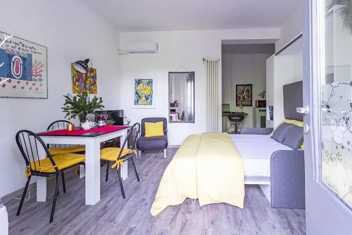 Room 3 of 18