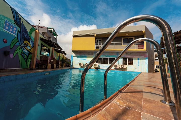 Pool 105 of 130