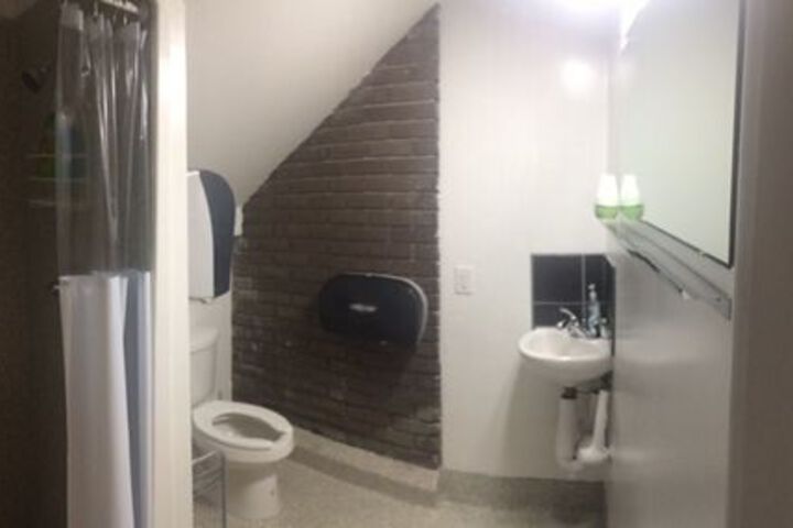 Room 21 of 48