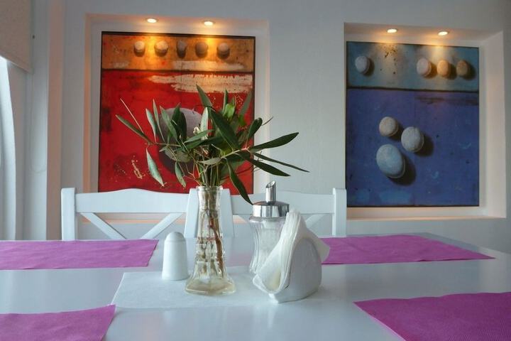 Lounge 80 of 119