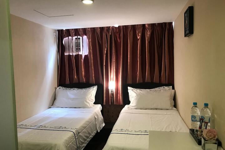 Room 37 of 73