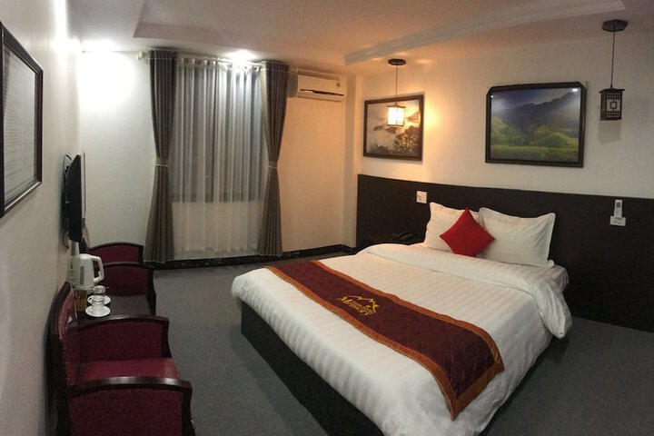 Room 16 of 38