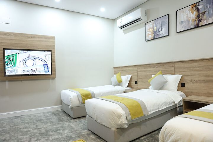 Room 52 of 64