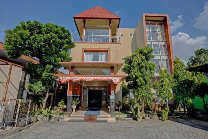 CAPITAL O 3933 Hotel Grand Anugrah