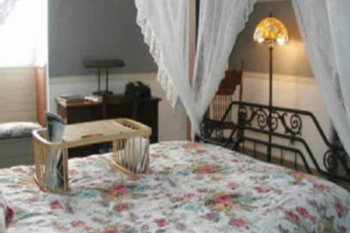 Room 93 of 240