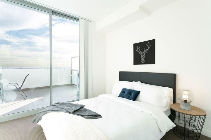 Room 4 of 25