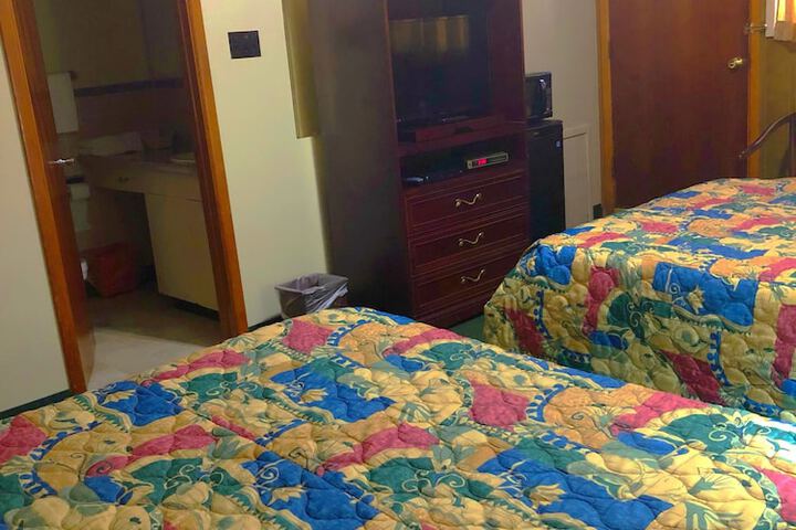 Room 13 of 70