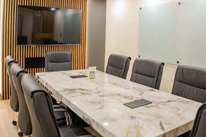 Business Center 33 of 36