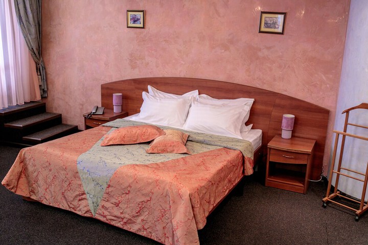 Room 15 of 28
