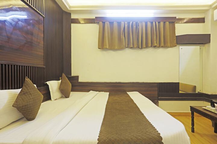 Room 11 of 22