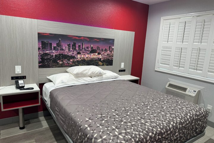 1 Queen Bed (13 of 44)