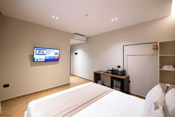 Room 25 of 265