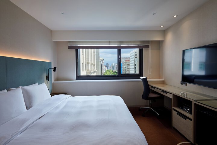 Room 76 of 121