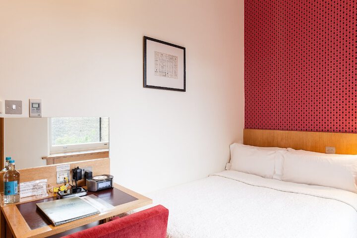 Room 15 of 100