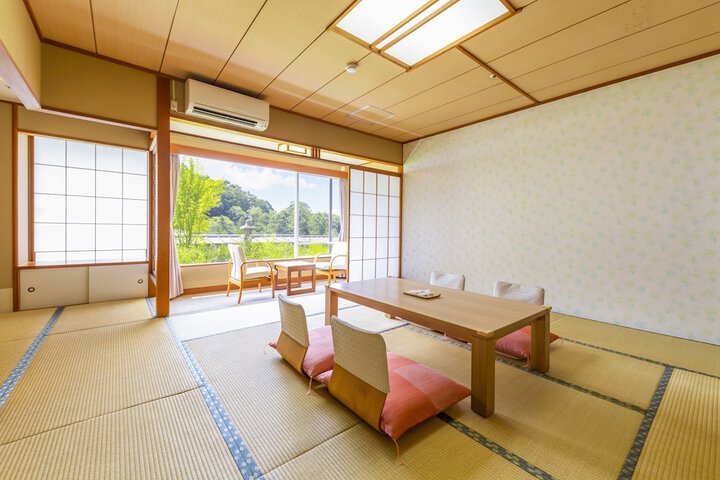 Room 10 of 124