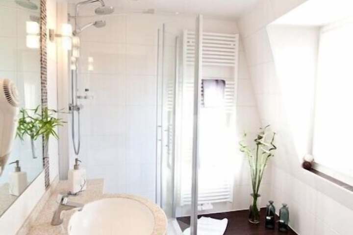 Room 15 of 30
