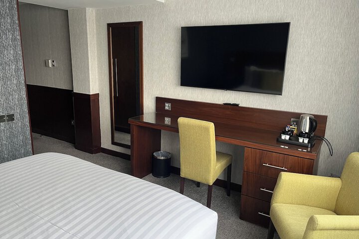 Room 48 of 102
