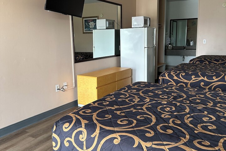 Room 9 of 23