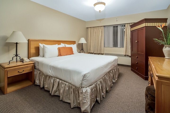 Room 14 of 82