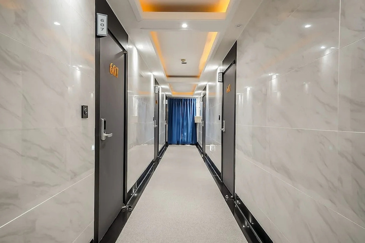 Room 14 of 15