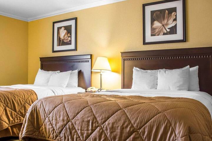 2 Double Beds (13 of 29)