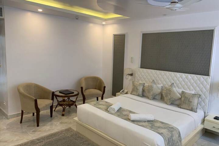 Room 3 of 18