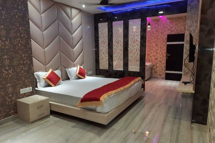 Room 19 of 36