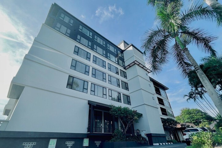 Hotel 11 of 13