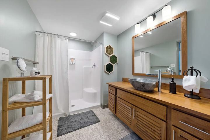 Room 206 of 237