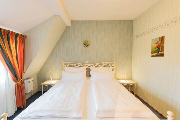Room 13 of 74