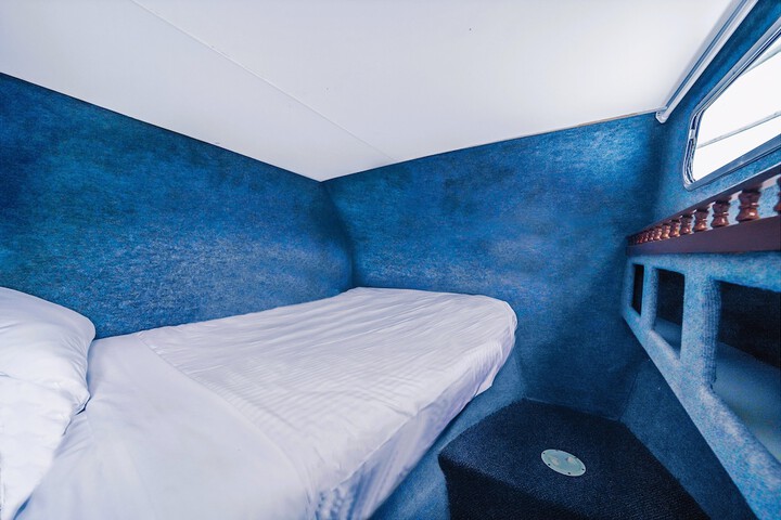 Room 9 of 82