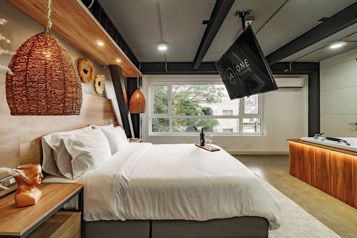 Room 204 of 230