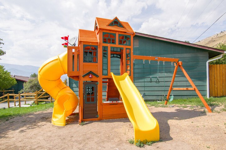 Children's play area - outdoor