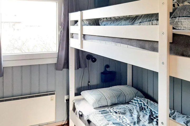 Room 2 of 13