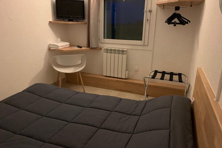 Room 15 of 37