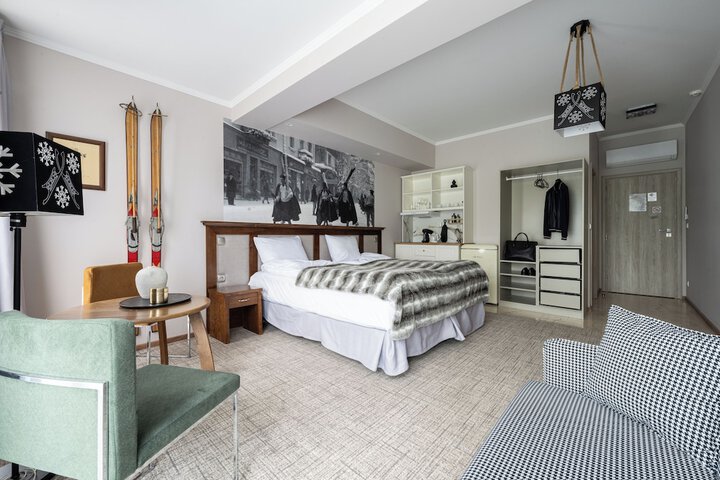 Room 14 of 50