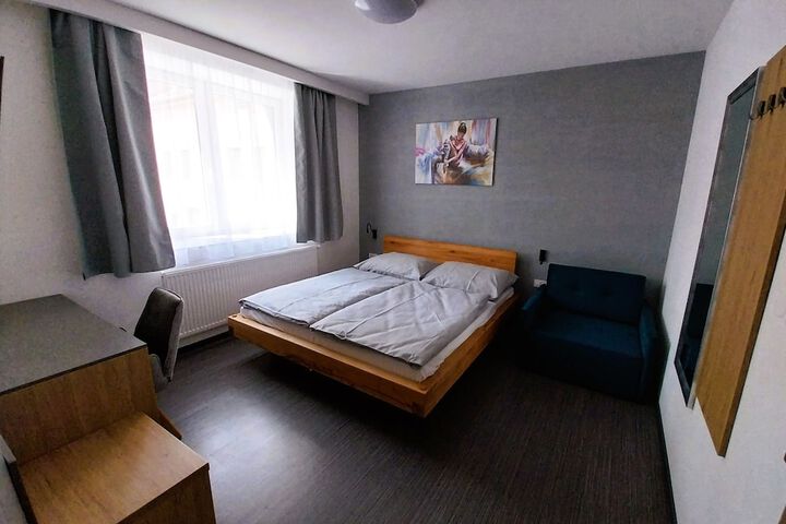 Room 5 of 66