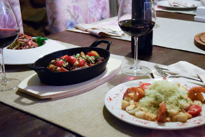 Dining 43 of 46