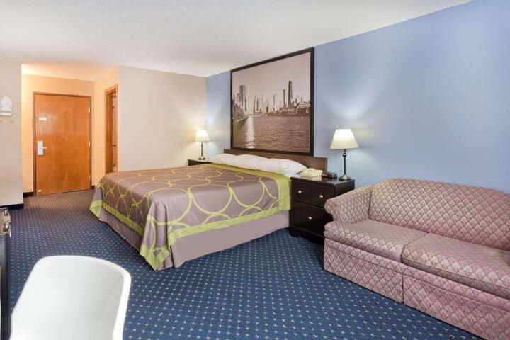 2 Queen Beds (9 of 14)