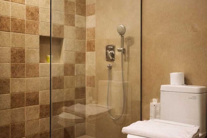 Room 21 of 39