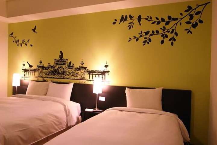 Room 12 of 20