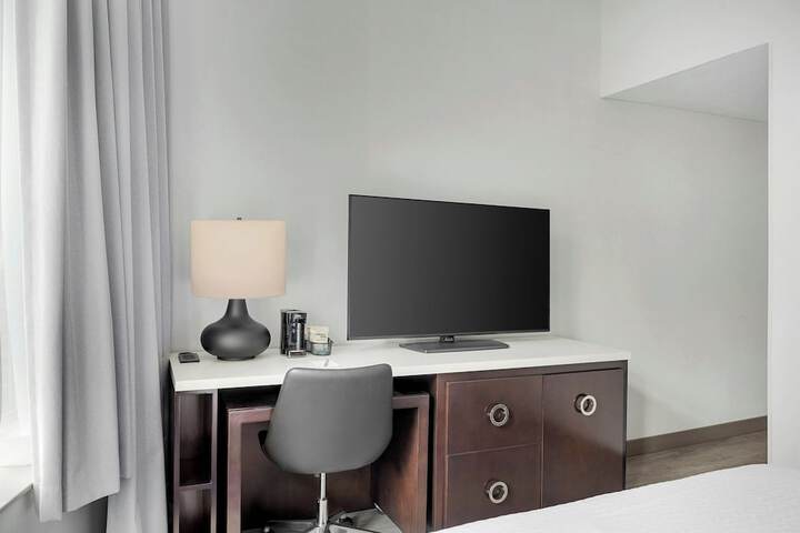 Room 11 of 30
