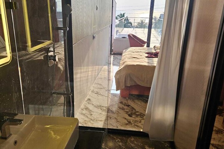 Room 34 of 58