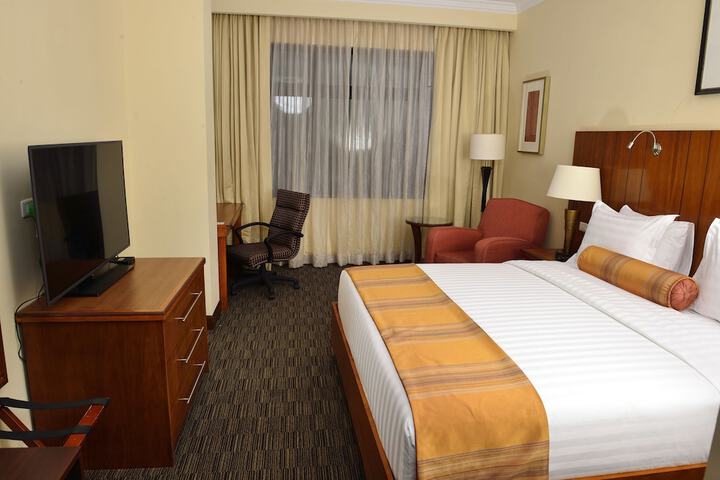 Room 34 of 168