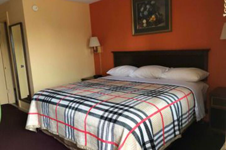 Room 7 of 28