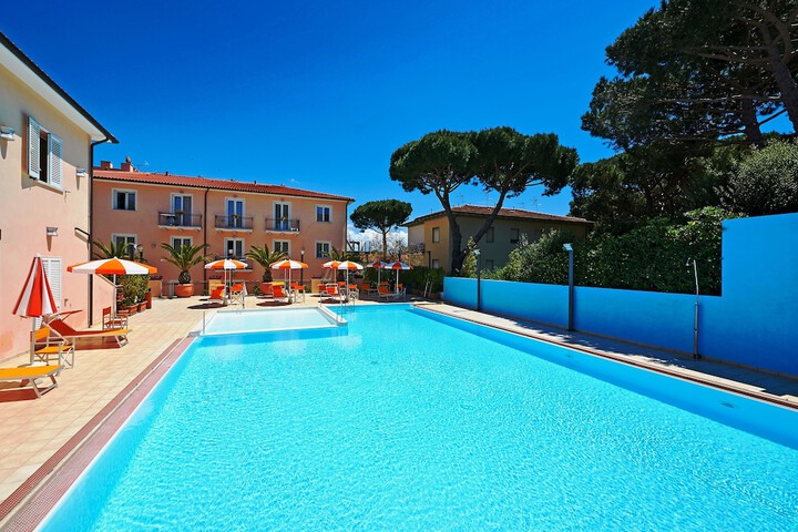 Pool Hotel